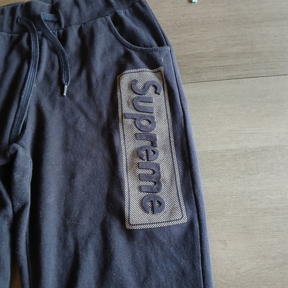 Supreme Joggers Like New Size L Retails 398$ - Picture 3 of 4